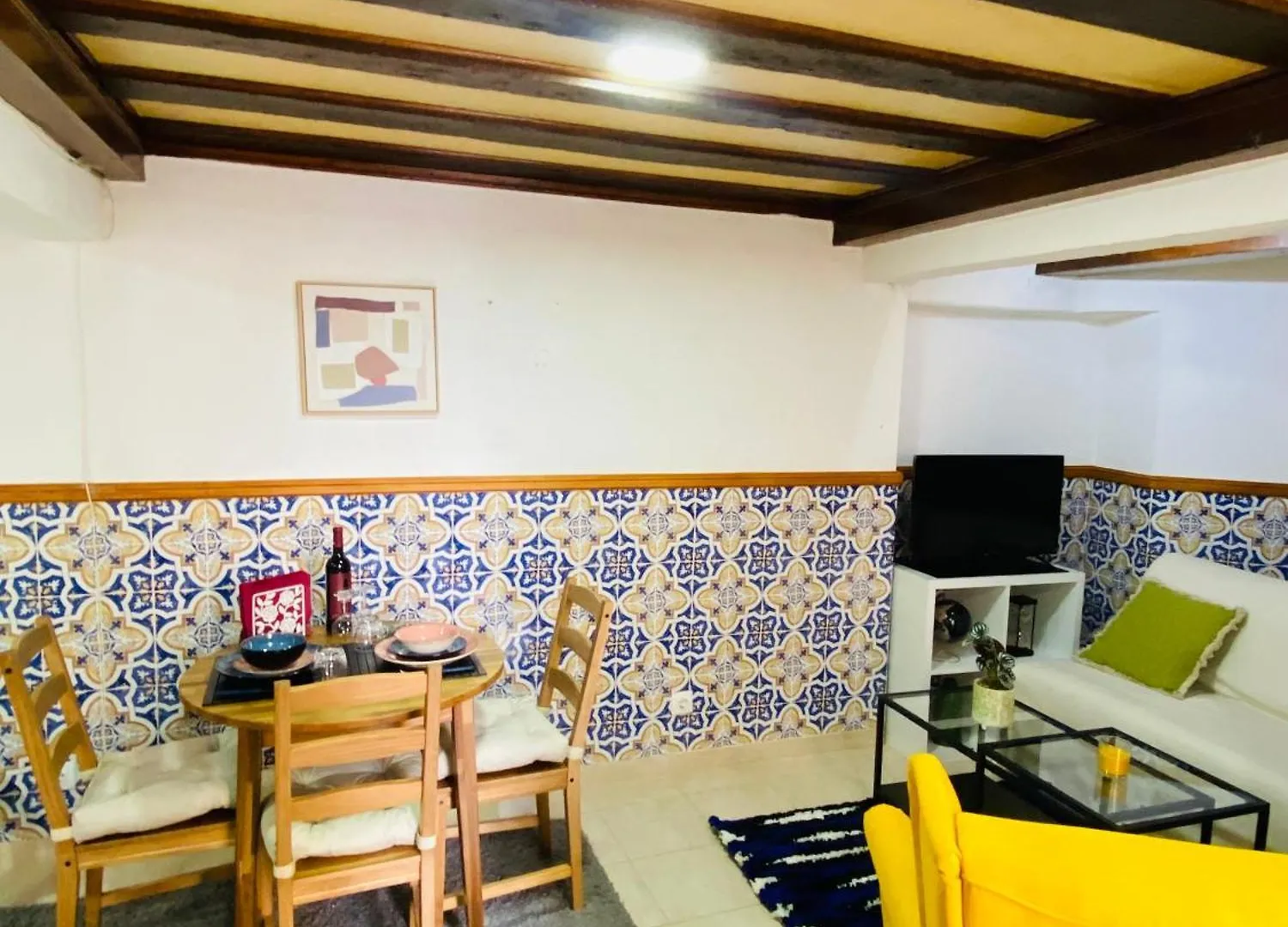 Alfama Charm Apartments - Authentic Lisbon Experience