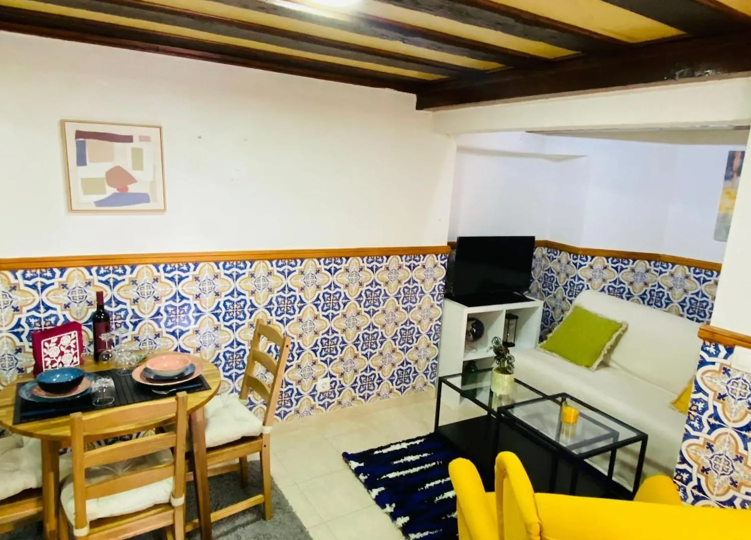 Alfama Charm Apartments - Authentic Lisbon Experience