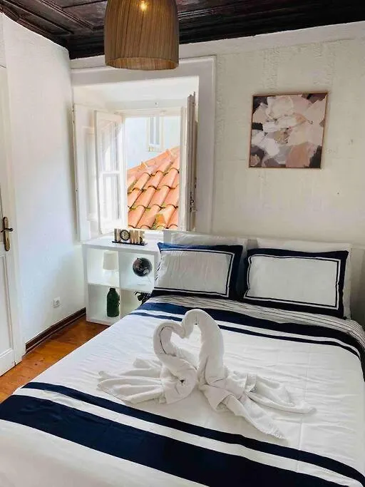 Alfama Charm Apartments - Authentic Lisbon Experience