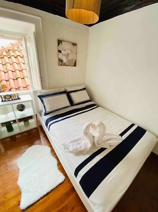 Alfama Charm Apartments - Authentic Lisbon Experience